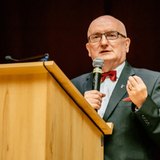 prof. dr hab. Andrzej Mania